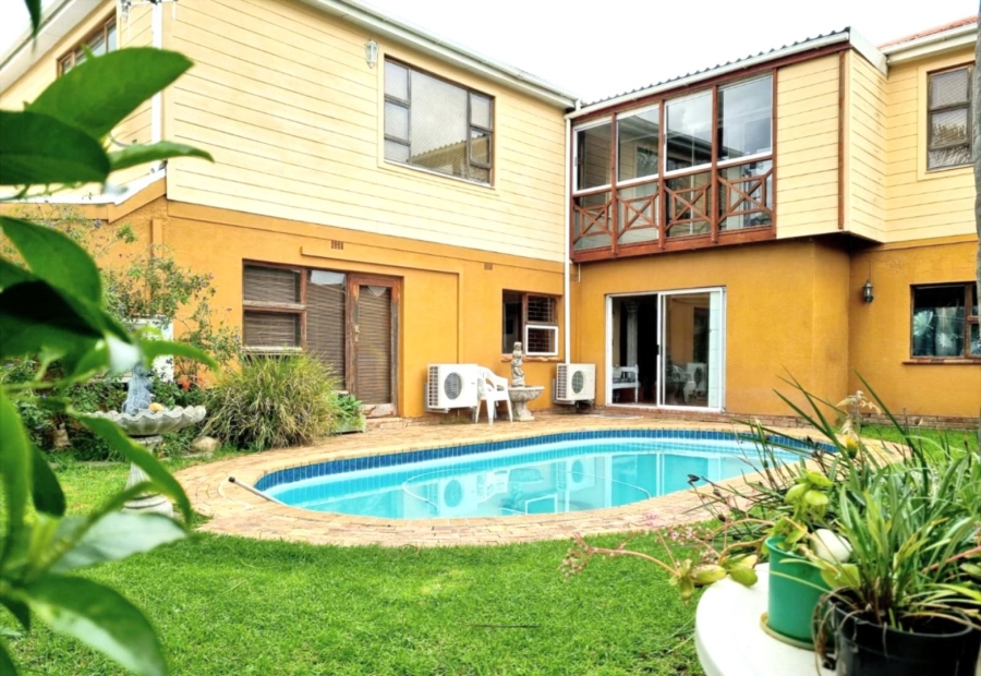7 Bedroom Property for Sale in Langgewacht Western Cape